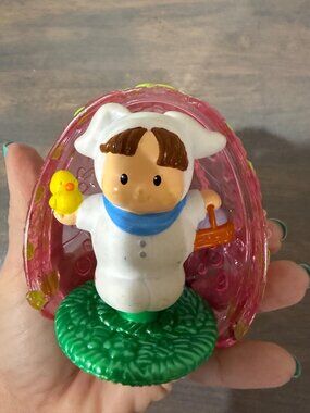 Fisher-Price Little People Bunny With Plastic Egg READ